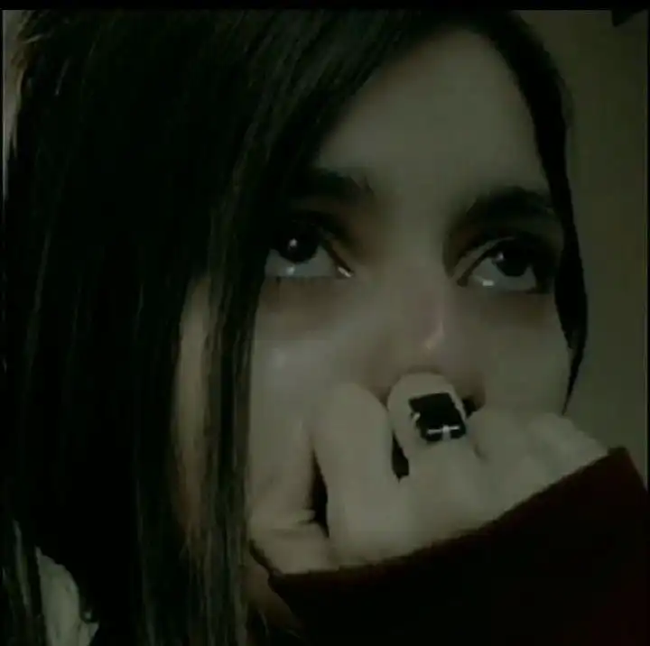very very sad dp girl